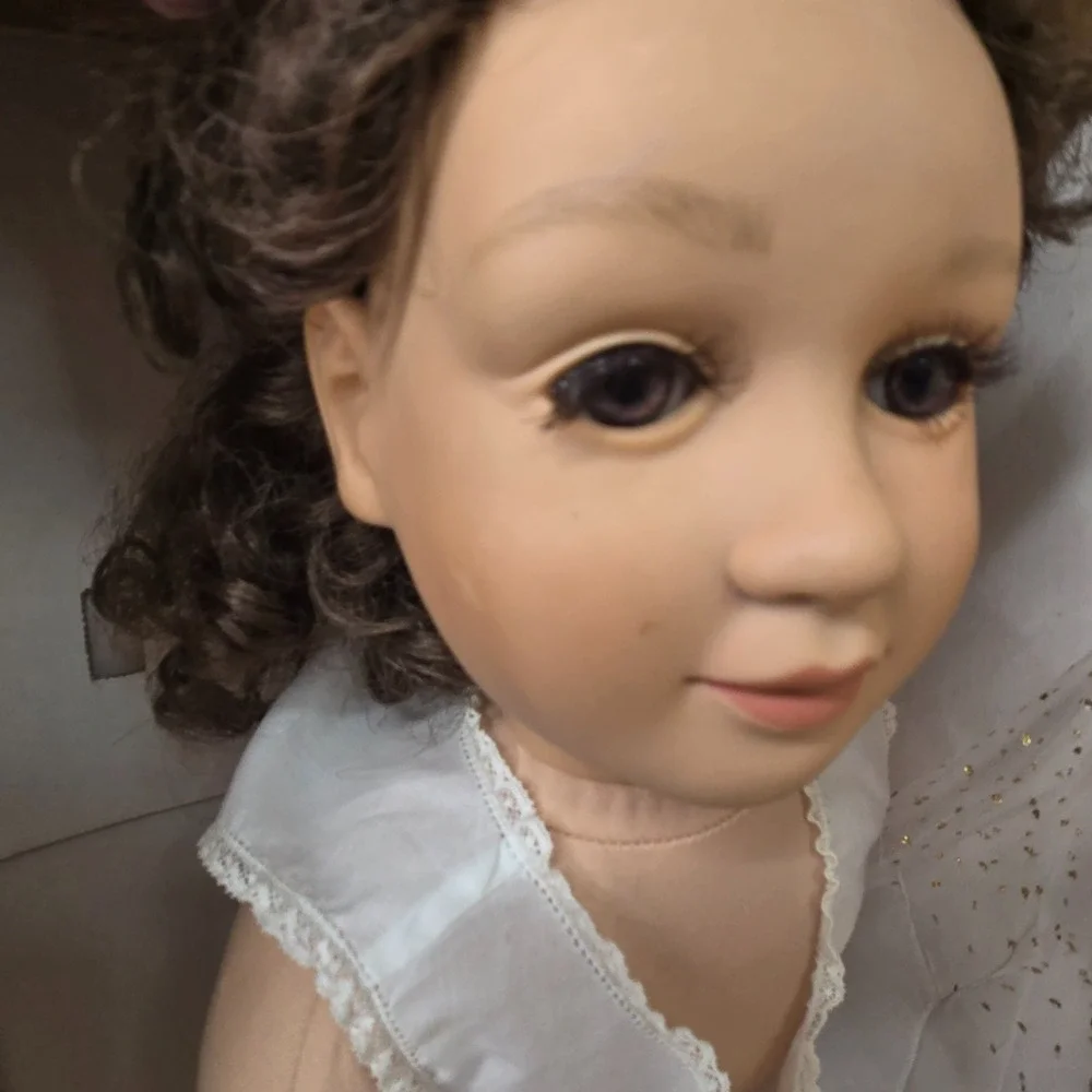 My Twinn Doll Beauty Brown Brunette Curly Hair Adorable Rare Htf w box & clothes